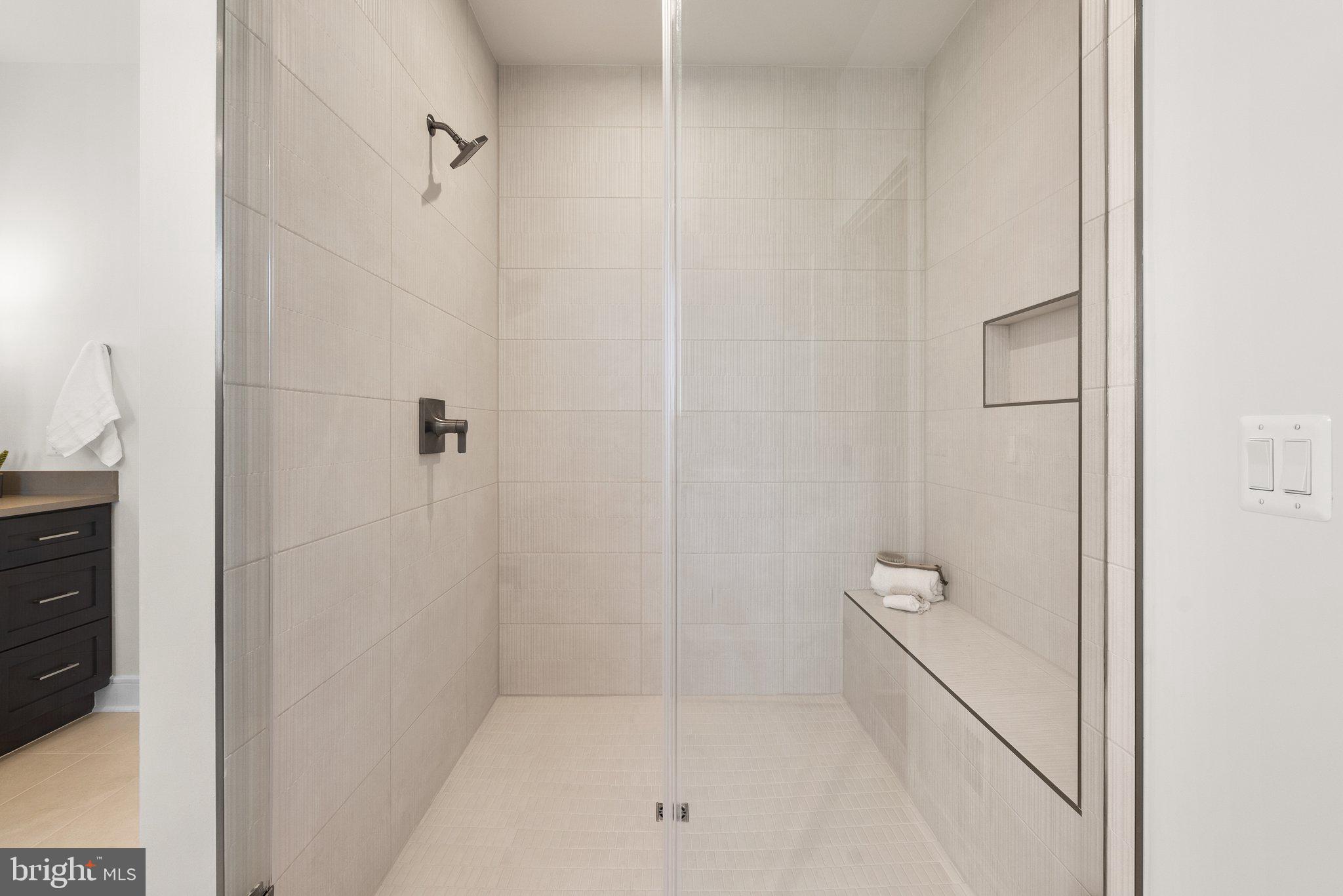 1000 Kalaris Pl SE
