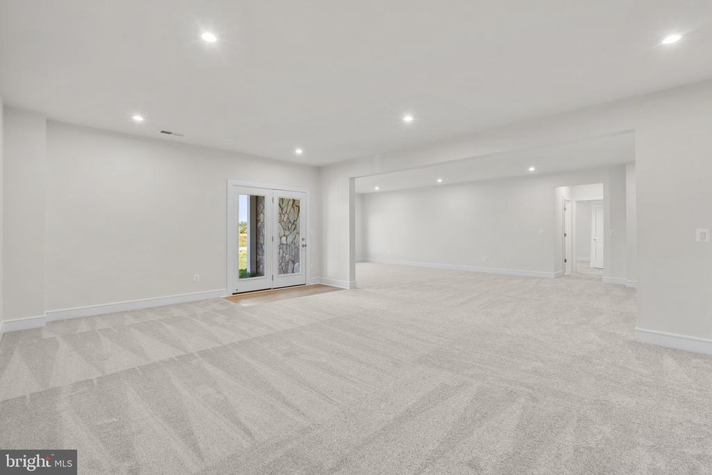 1000 Kalaris Pl SE
