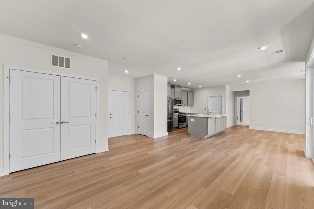 23679 Bolton Crescent #12-302