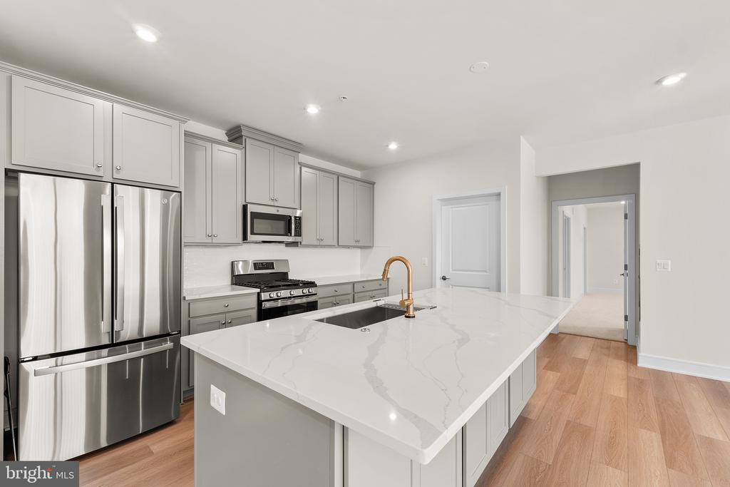 23679 Bolton Crescent #12-302