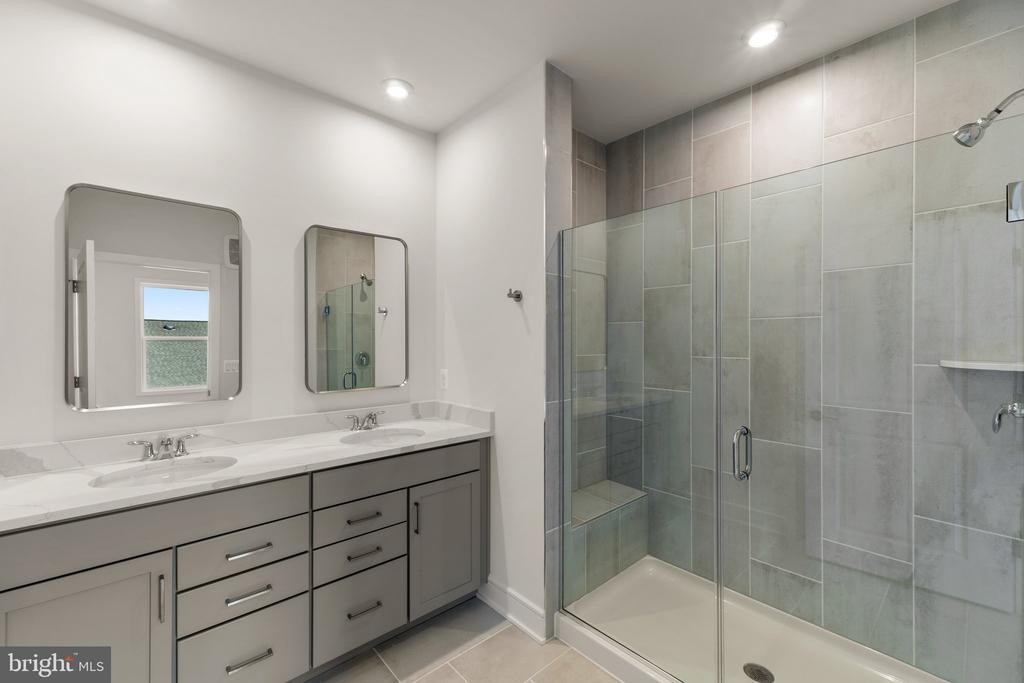 23679 Bolton Crescent #12-302