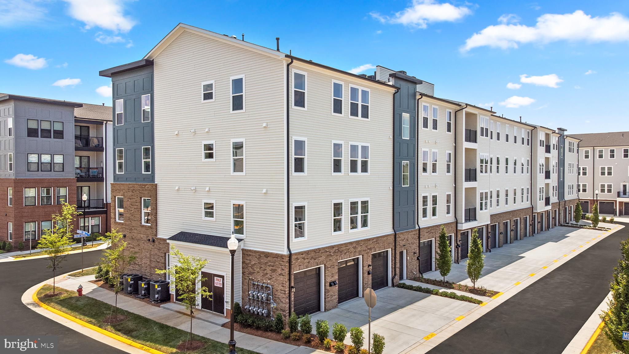 23679 Bolton Crescent #12-302