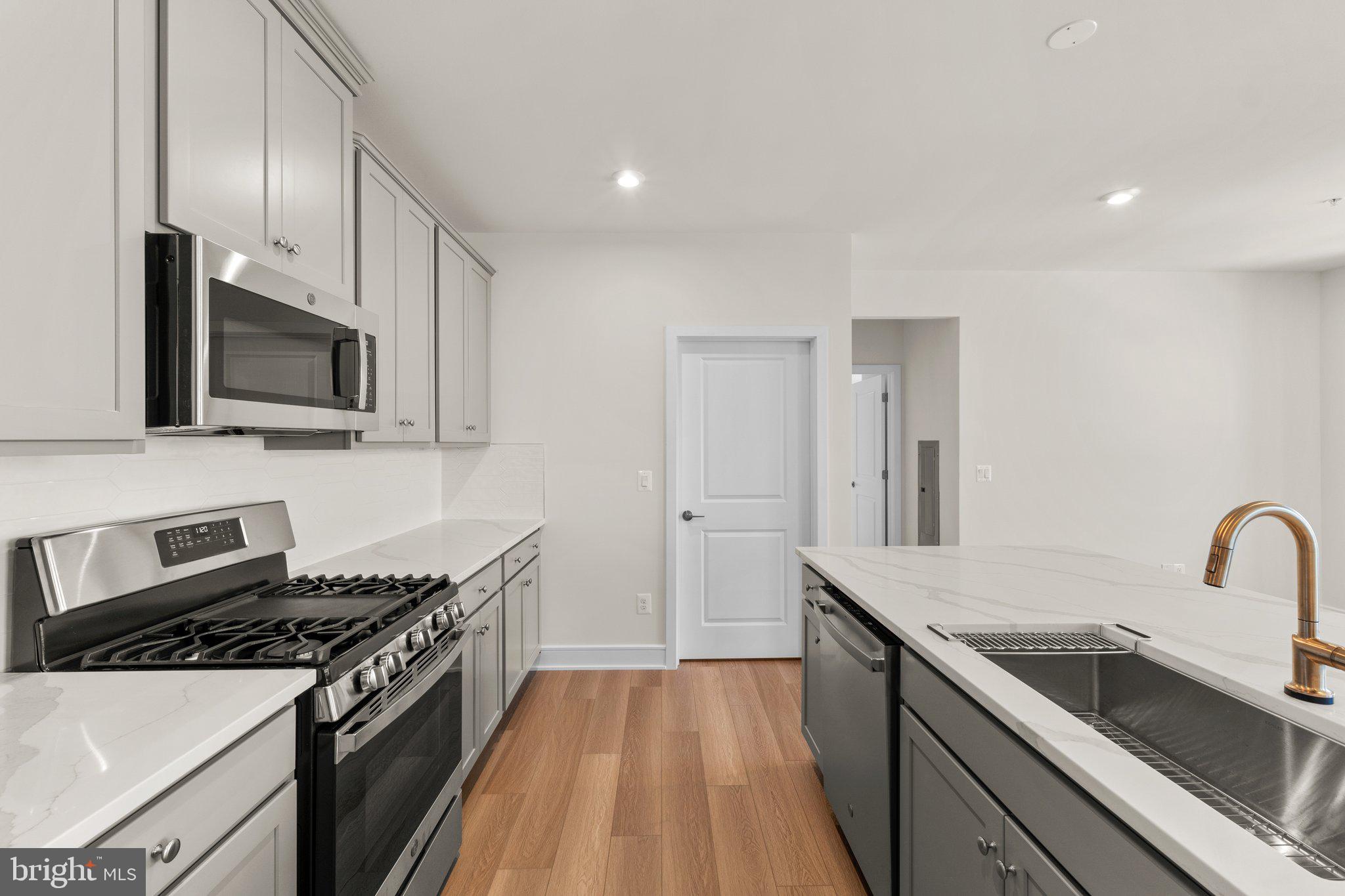 23679 Bolton Crescent #12-302