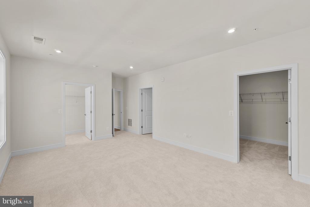 23679 Bolton Crescent #12-302