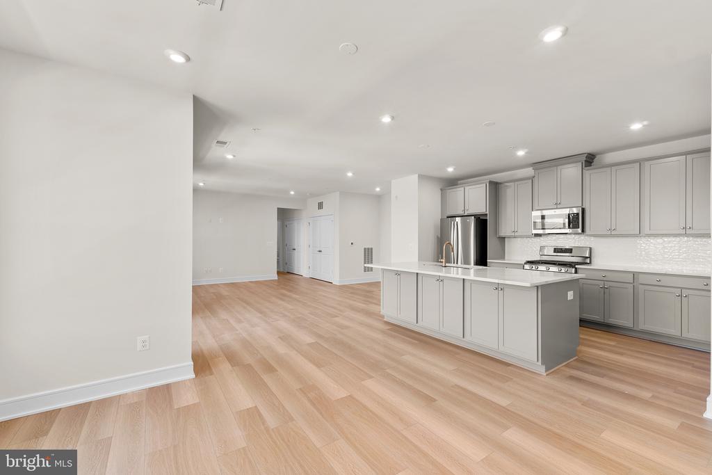23679 Bolton Crescent #12-302