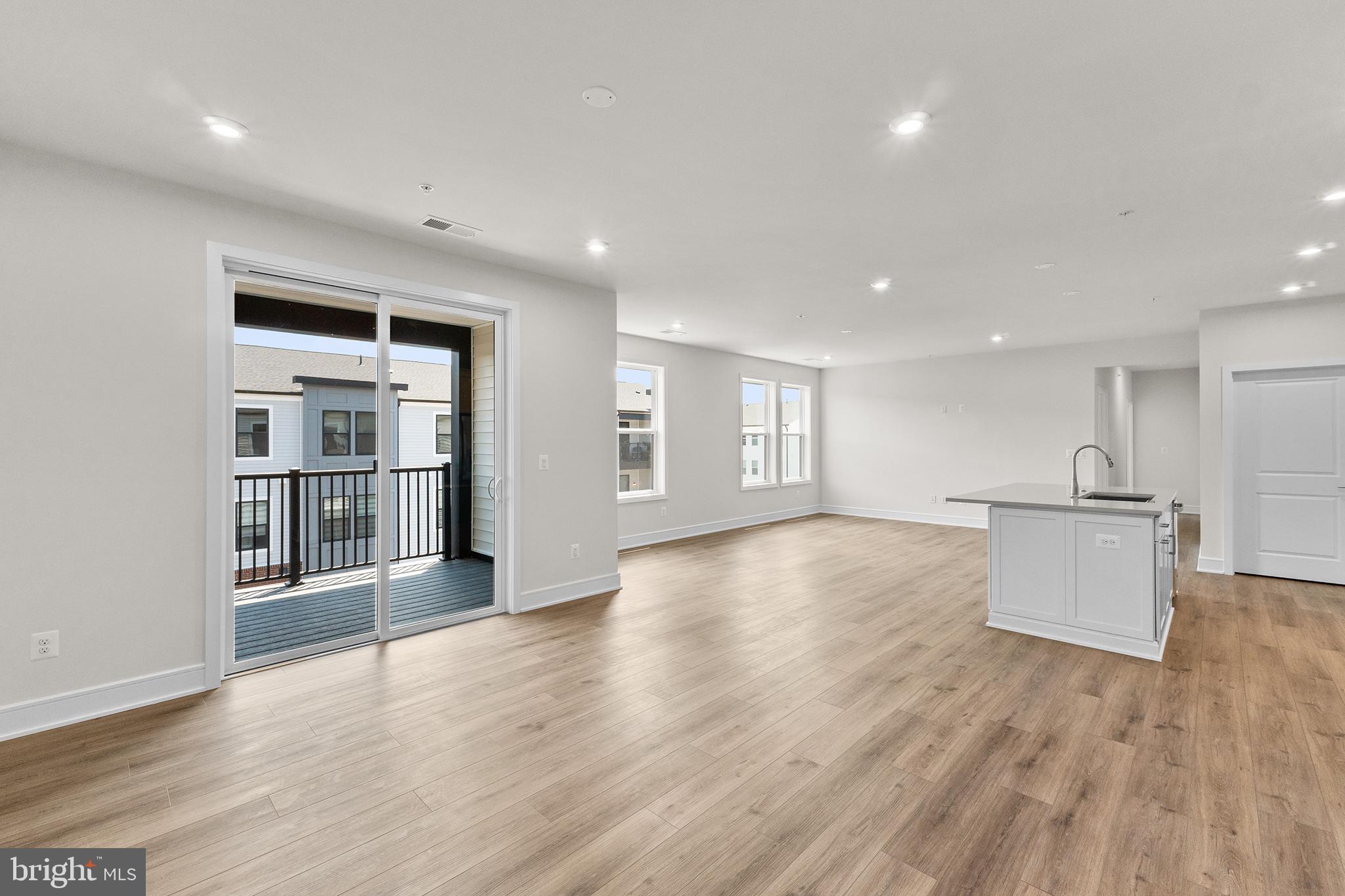 23679 Bolton Crescent #12-403