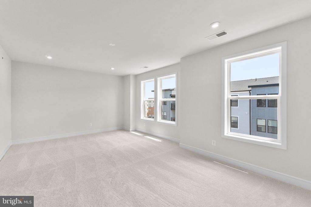 23679 Bolton Crescent #12-403