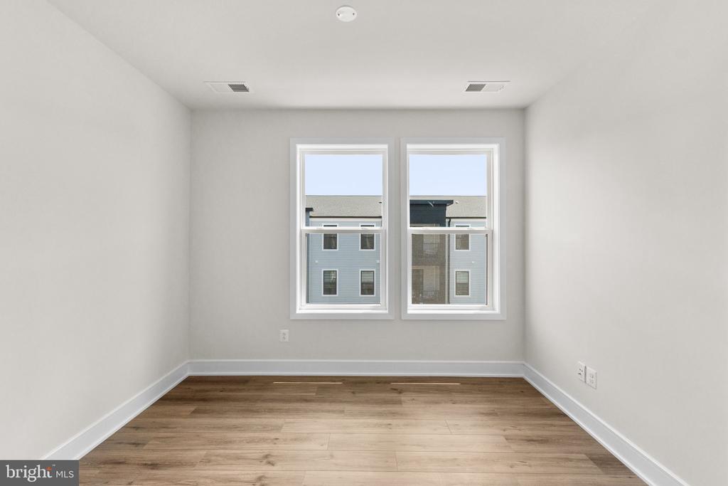 23679 Bolton Crescent #12-403