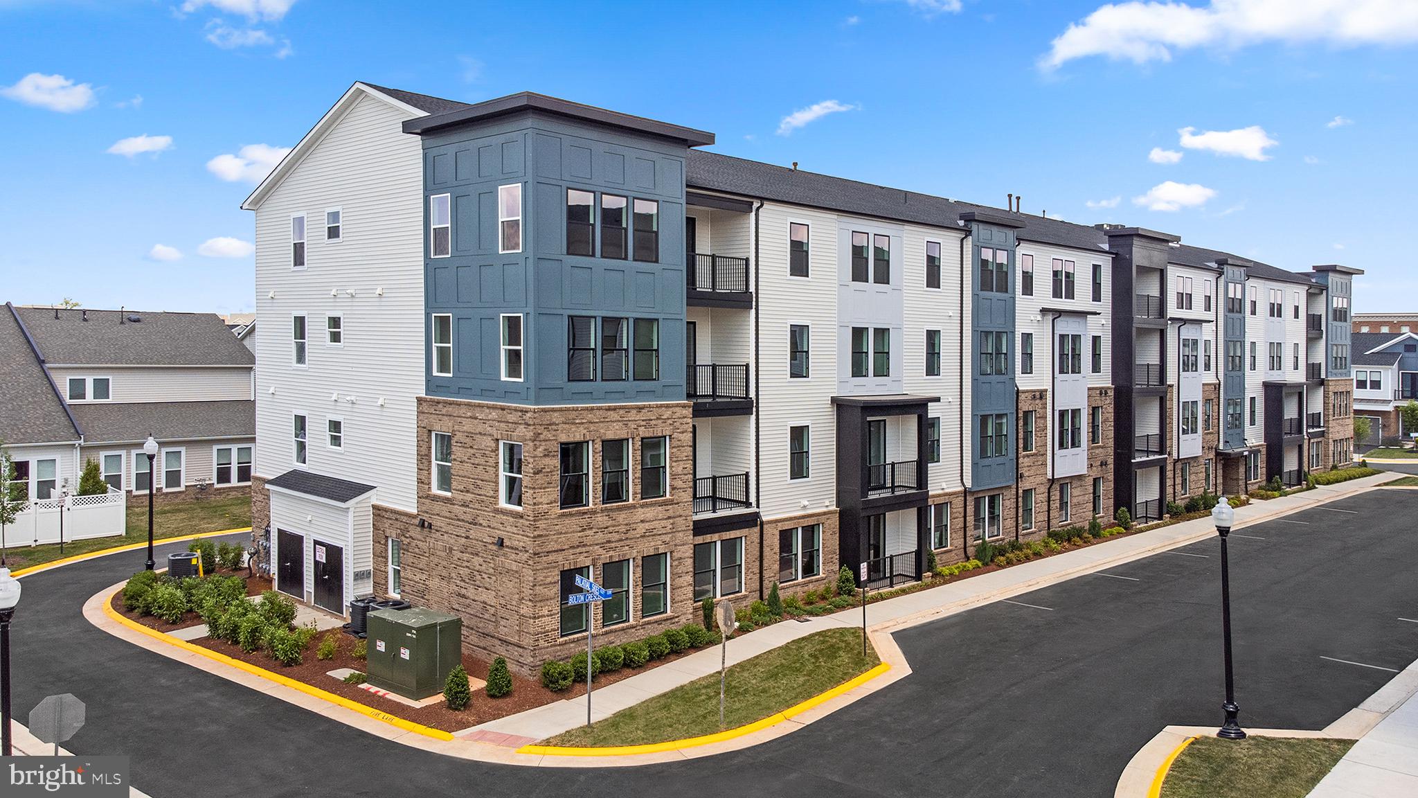 23679 Bolton Crescent #12-403