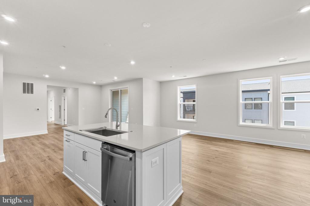 23679 Bolton Crescent #12-403