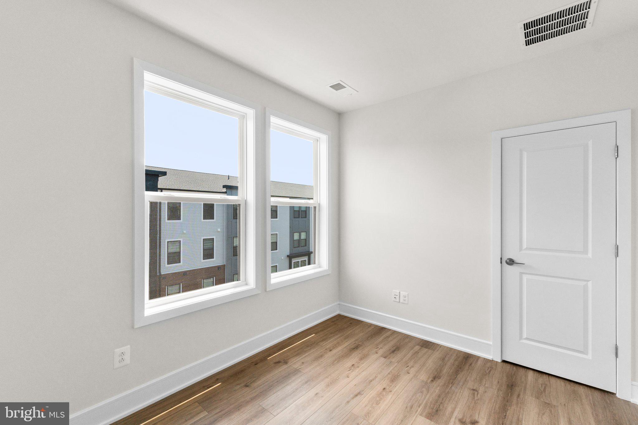 23679 Bolton Crescent #12-403