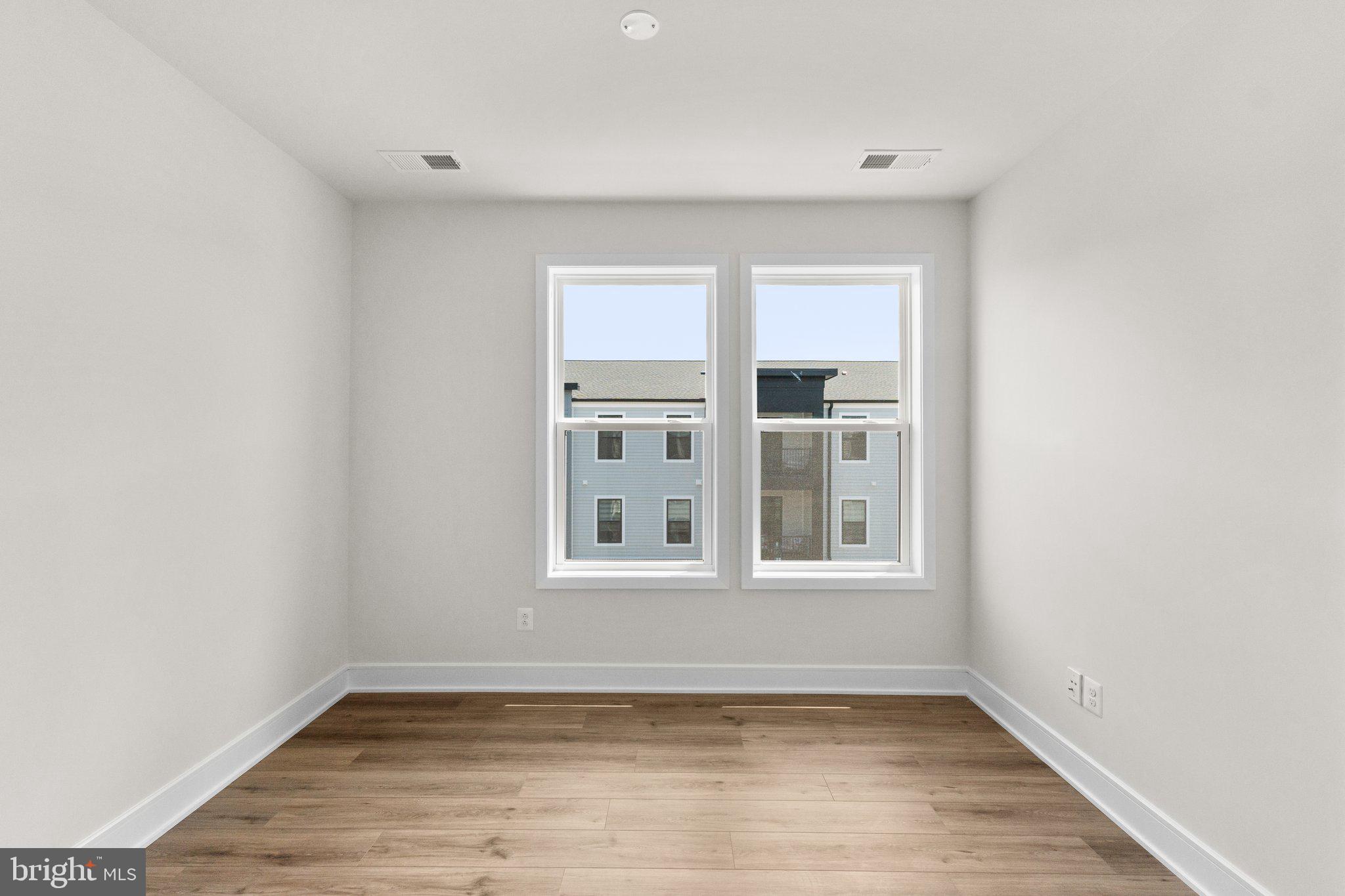 23679 Bolton Crescent #12-403
