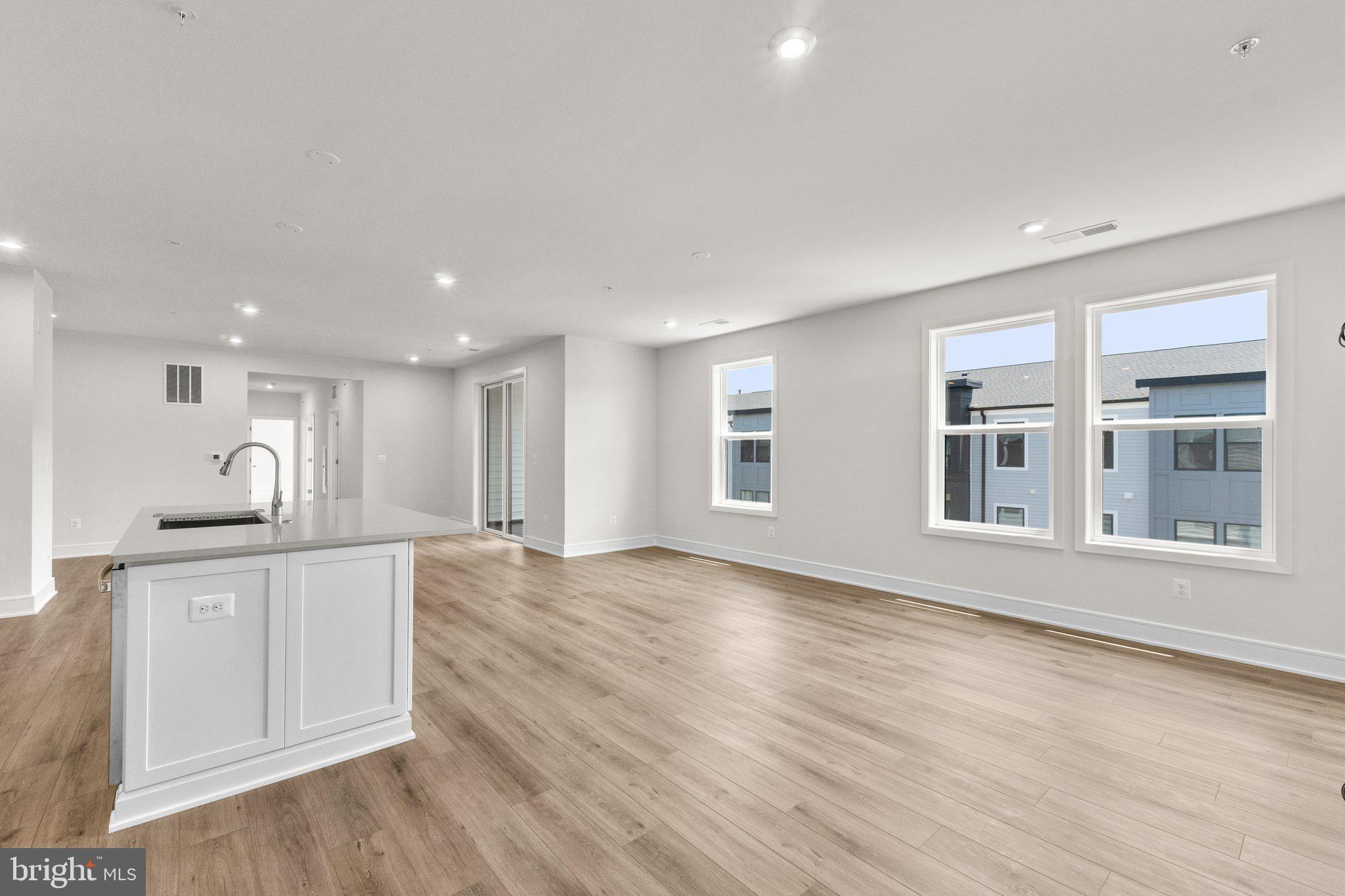 23679 Bolton Crescent #12-403