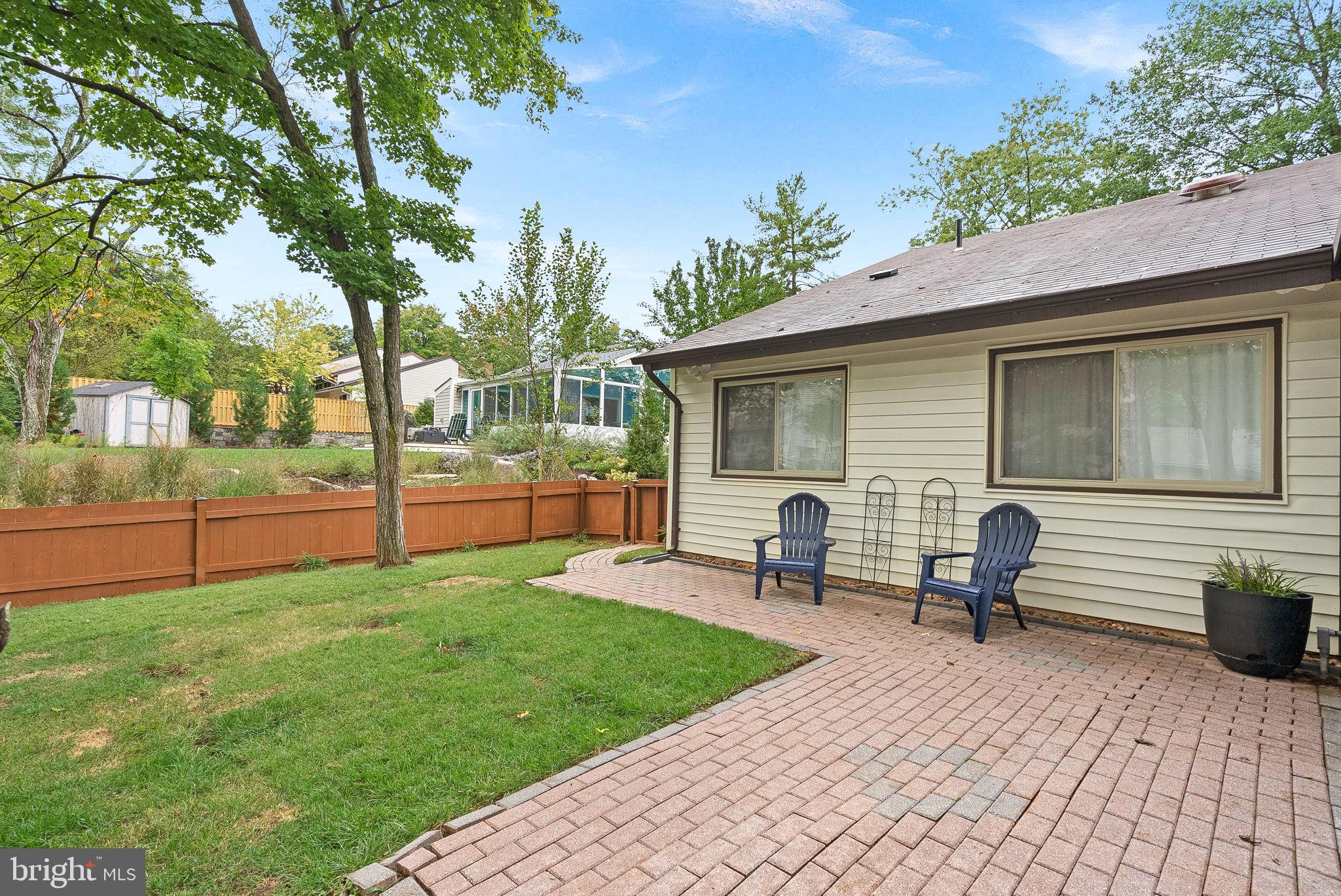 2 Middleton Ln