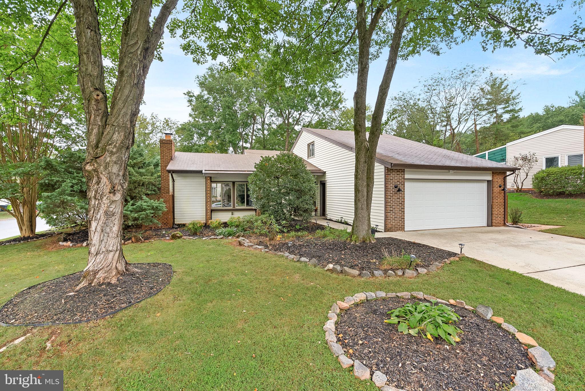 2 Middleton Ln