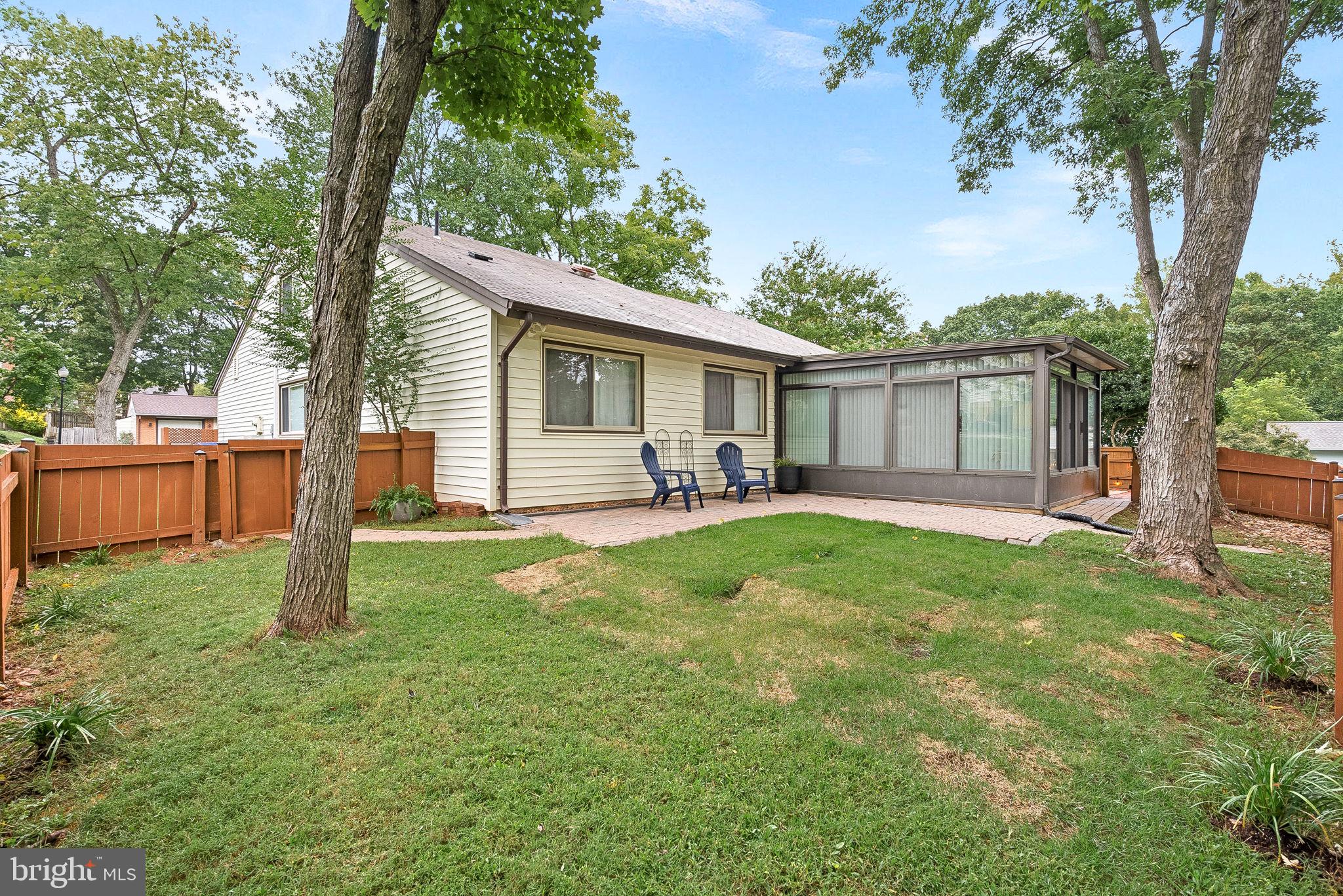 2 Middleton Ln