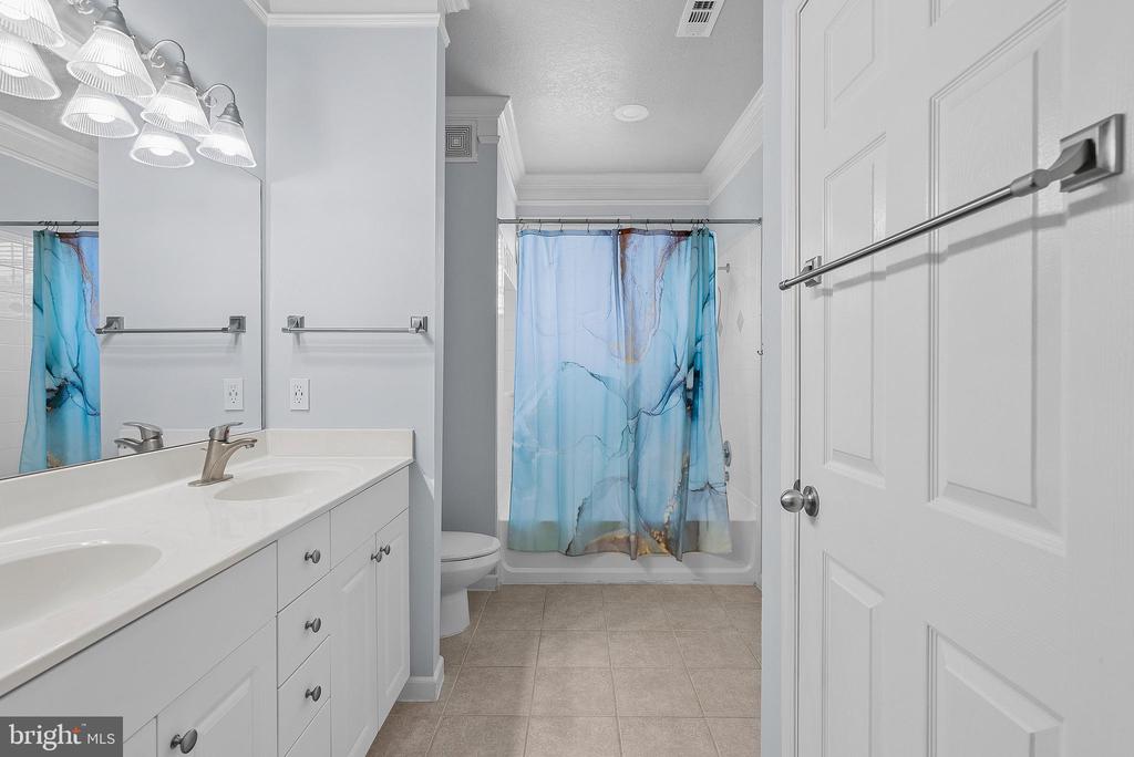 502 Sunset View Ter SE #206