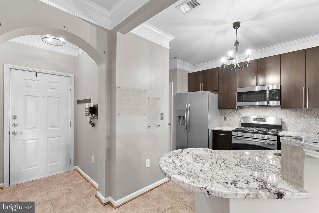 502 Sunset View Ter SE #206
