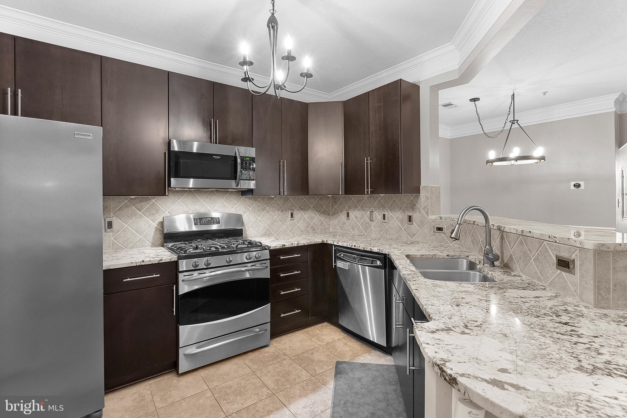 502 Sunset View Ter SE #206
