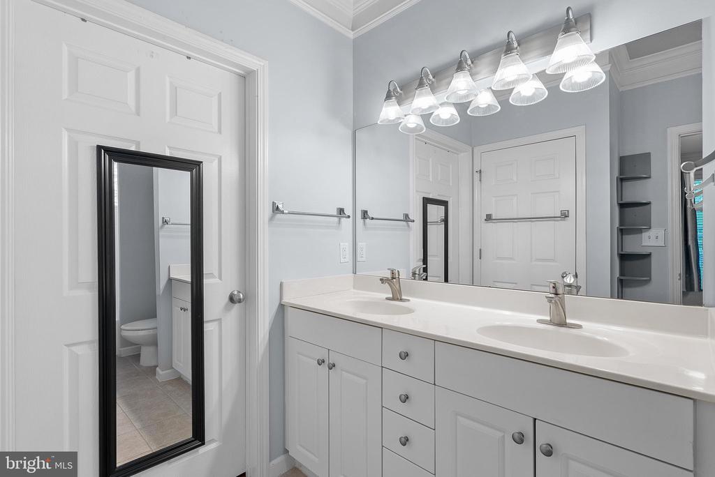 502 Sunset View Ter SE #206