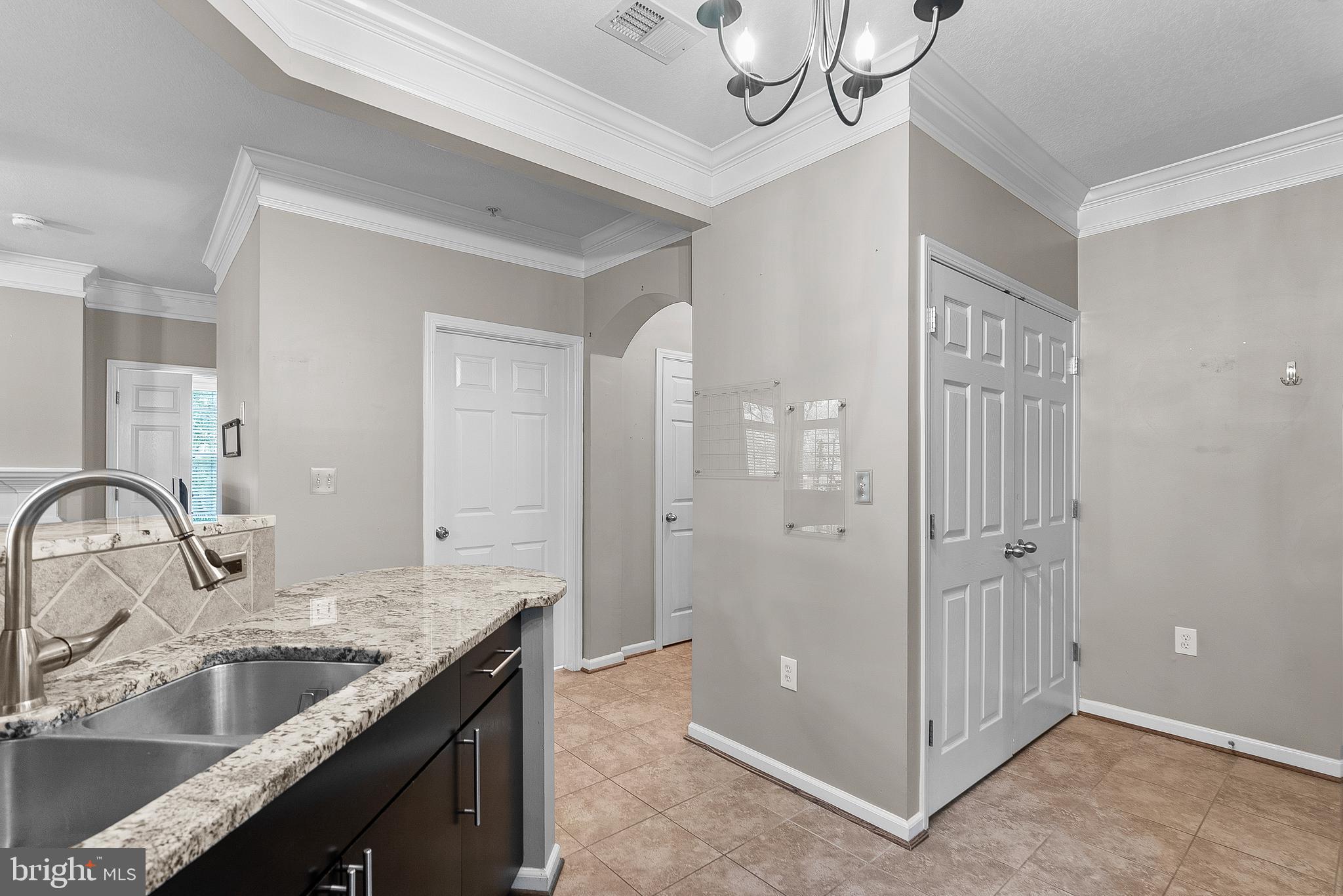 502 Sunset View Ter SE #206