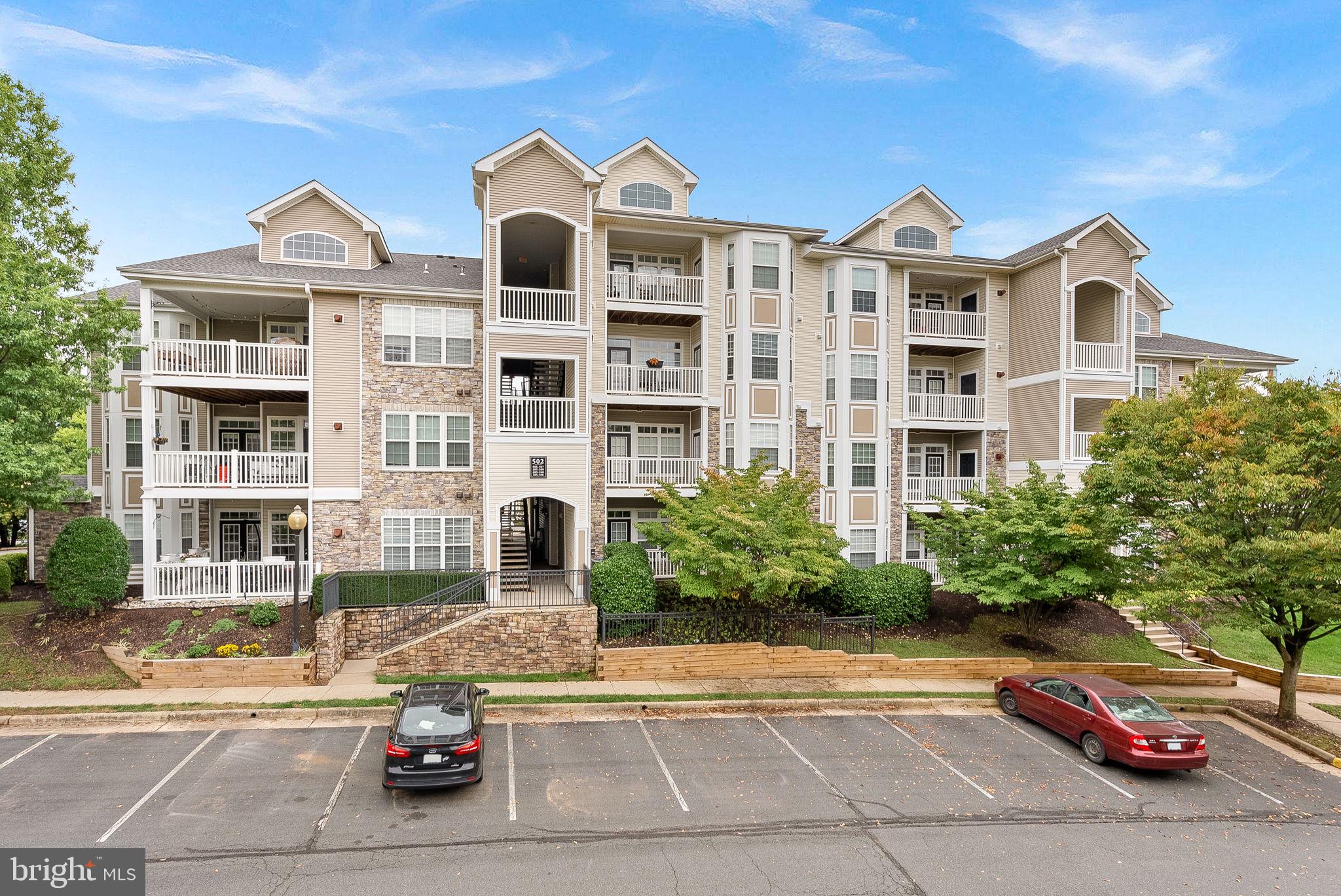 502 Sunset View Ter SE #206