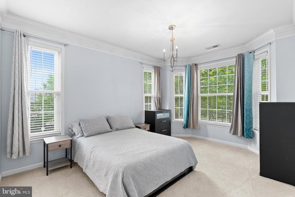 502 Sunset View Ter SE #206