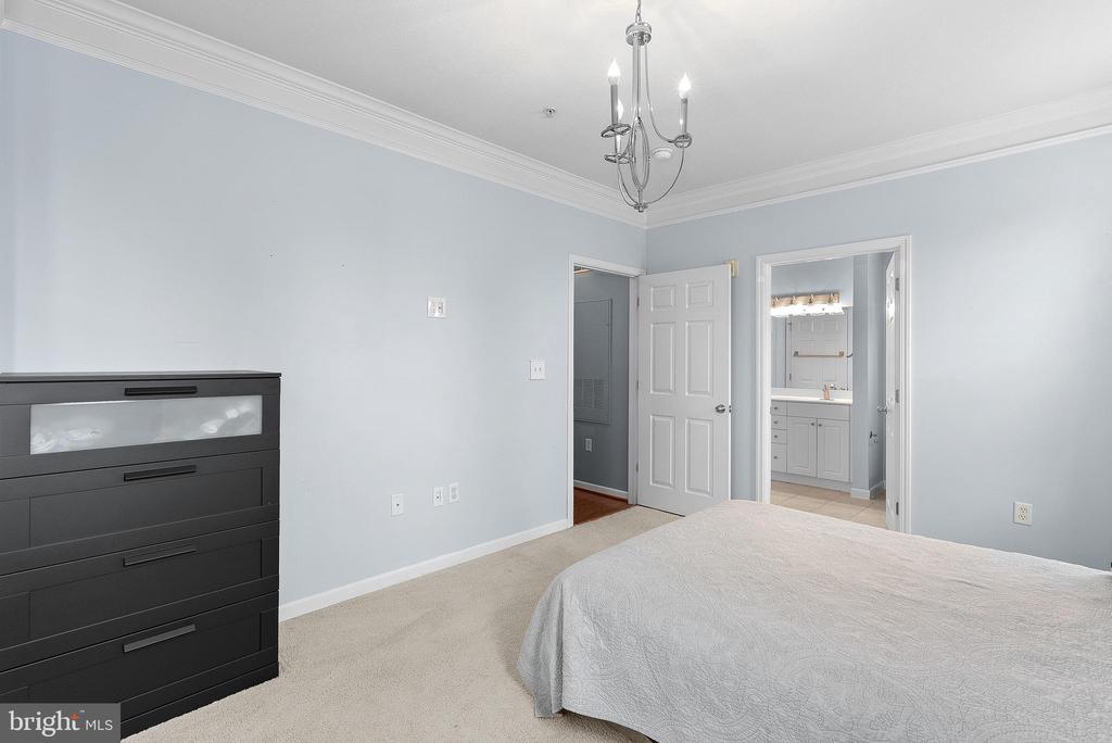 502 Sunset View Ter SE #206