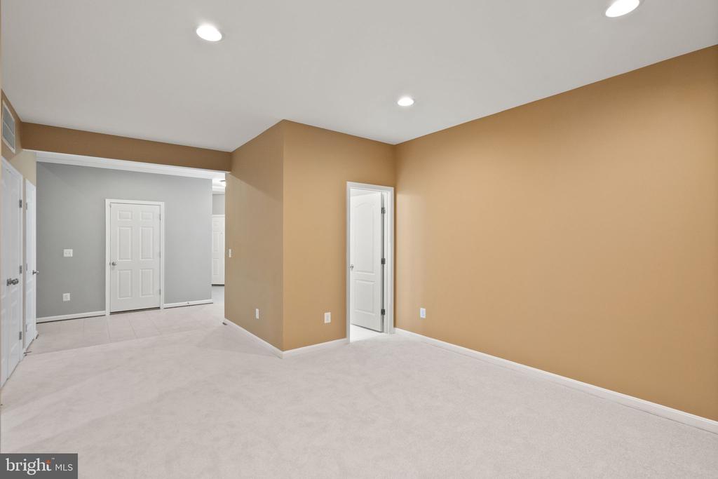 42463 Patrick Wayne Sq