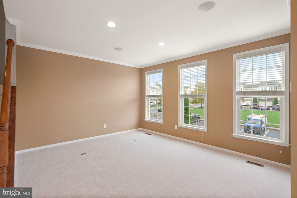 42463 Patrick Wayne Sq
