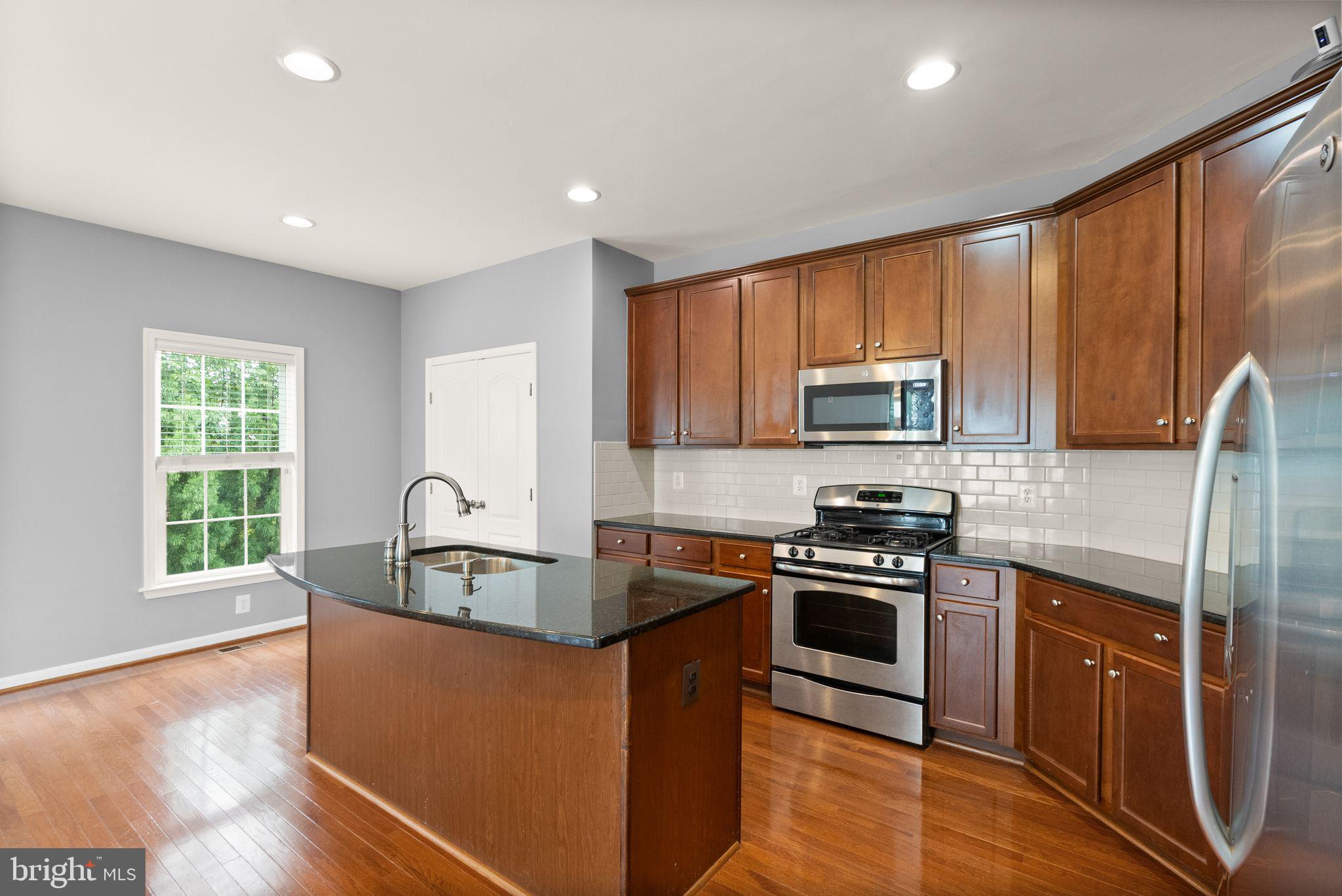 42463 Patrick Wayne Sq