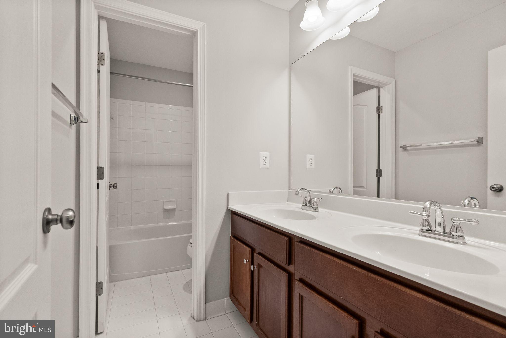 42463 Patrick Wayne Sq