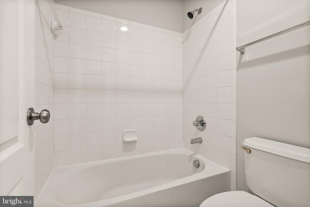 42463 Patrick Wayne Sq