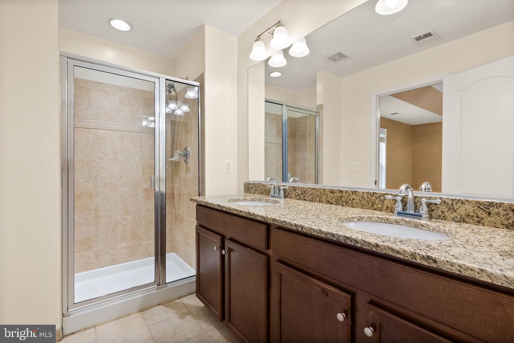 42463 Patrick Wayne Sq