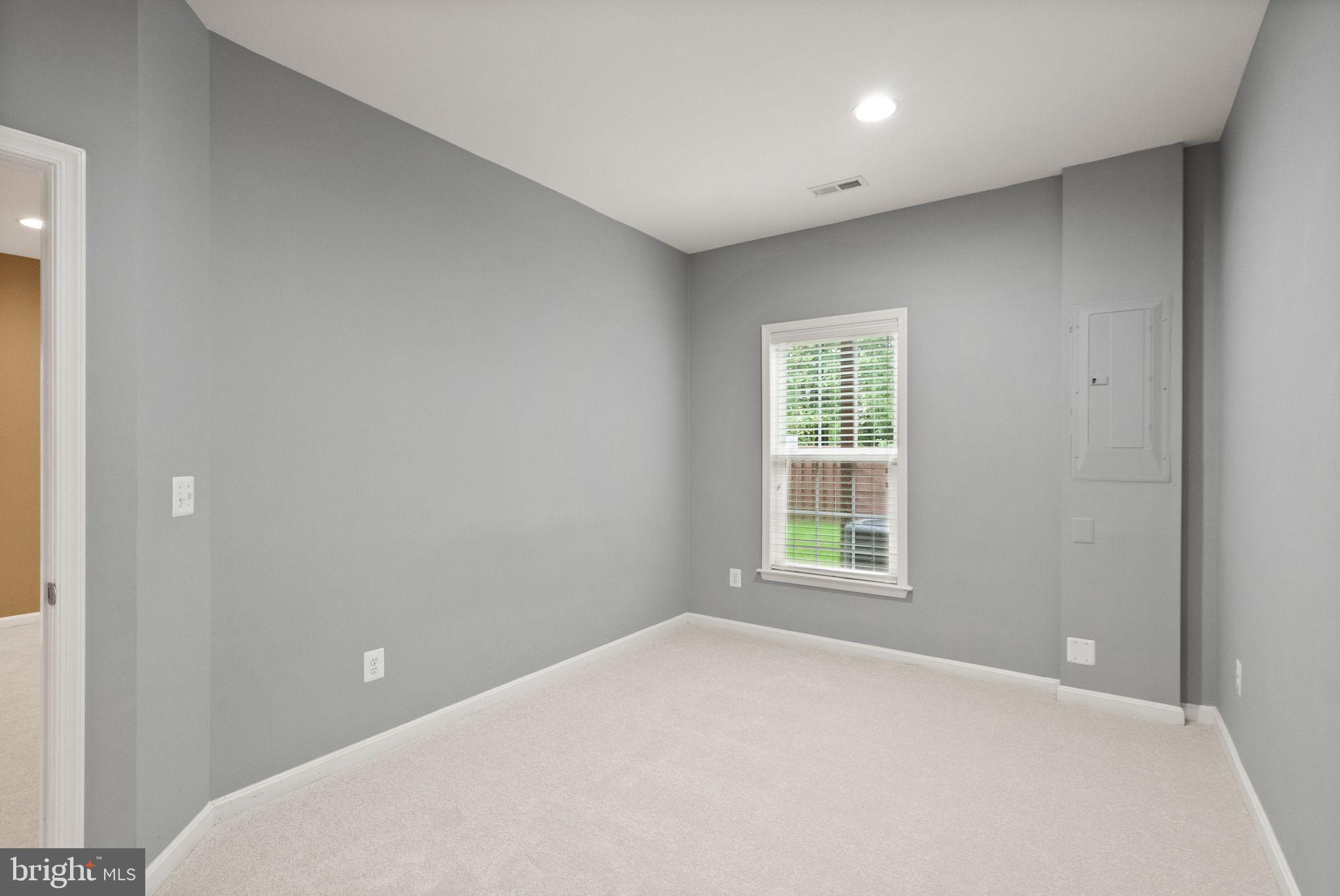 42463 Patrick Wayne Sq