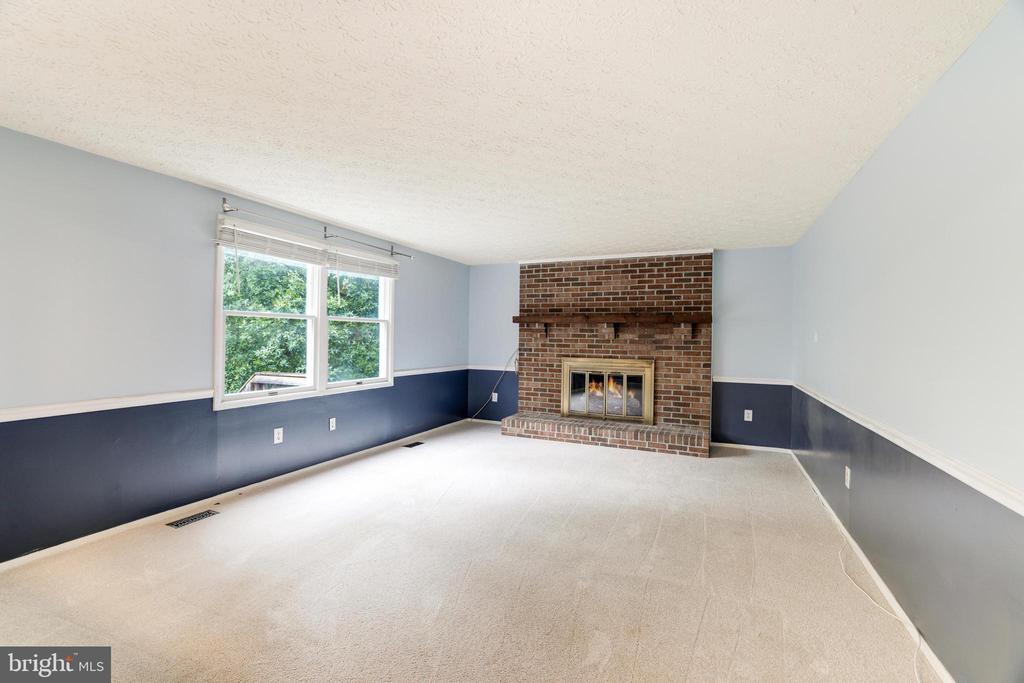 109 SILVERLEAF CT