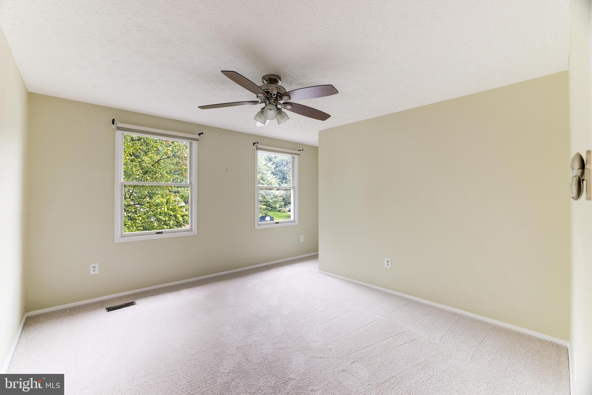 109 SILVERLEAF CT
