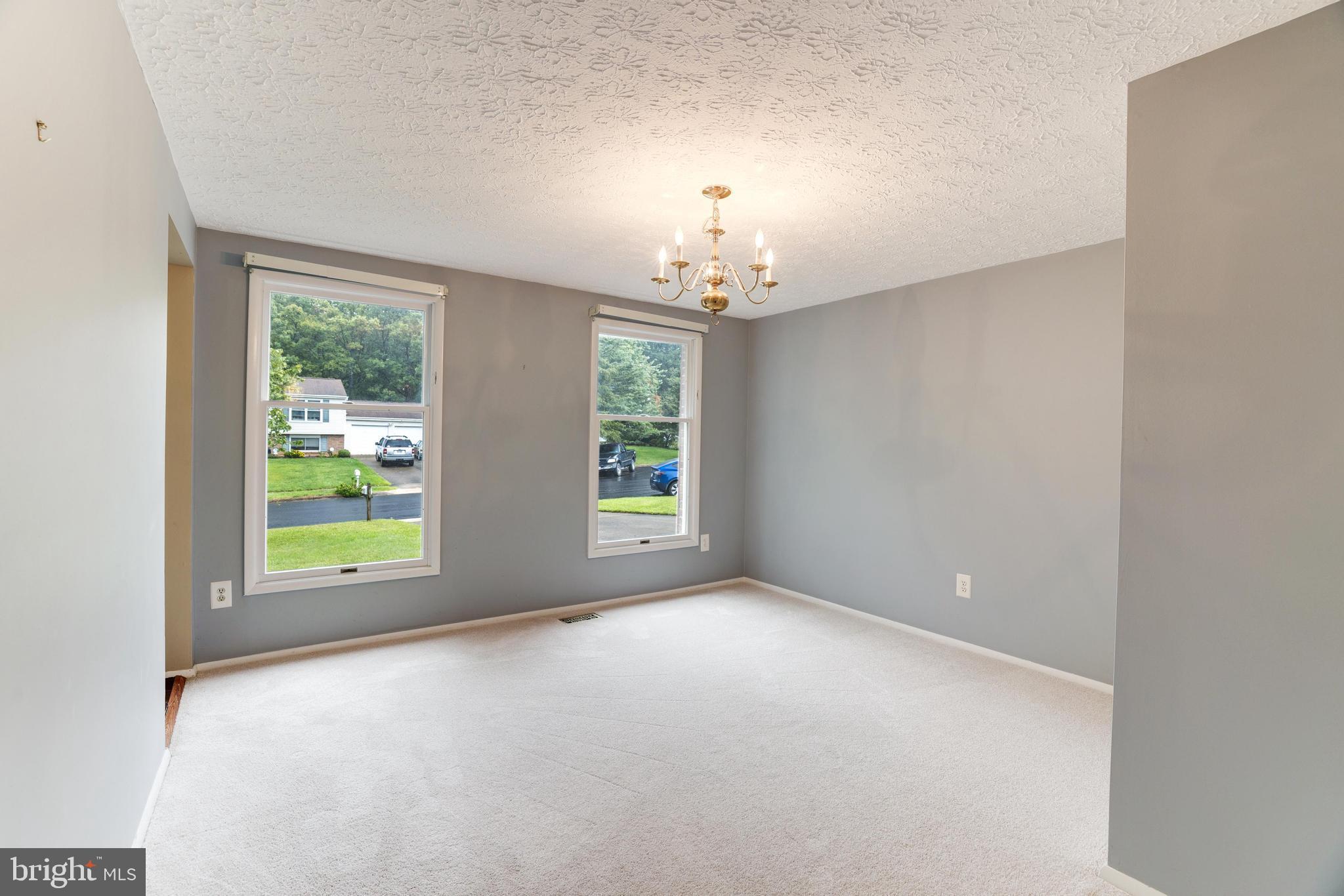 109 SILVERLEAF CT