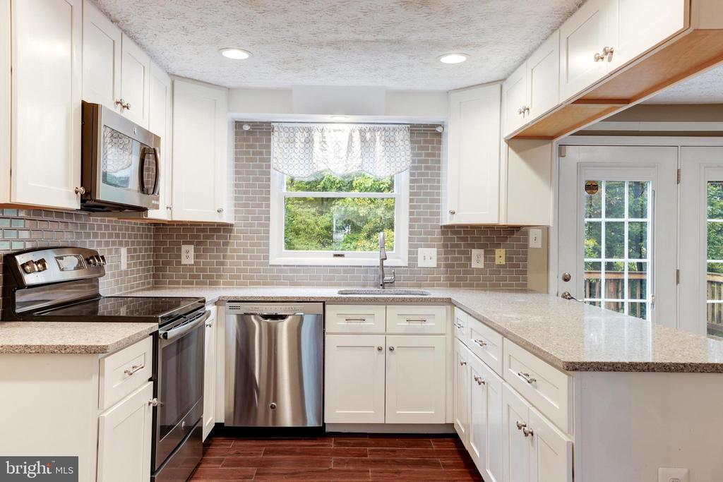 109 SILVERLEAF CT
