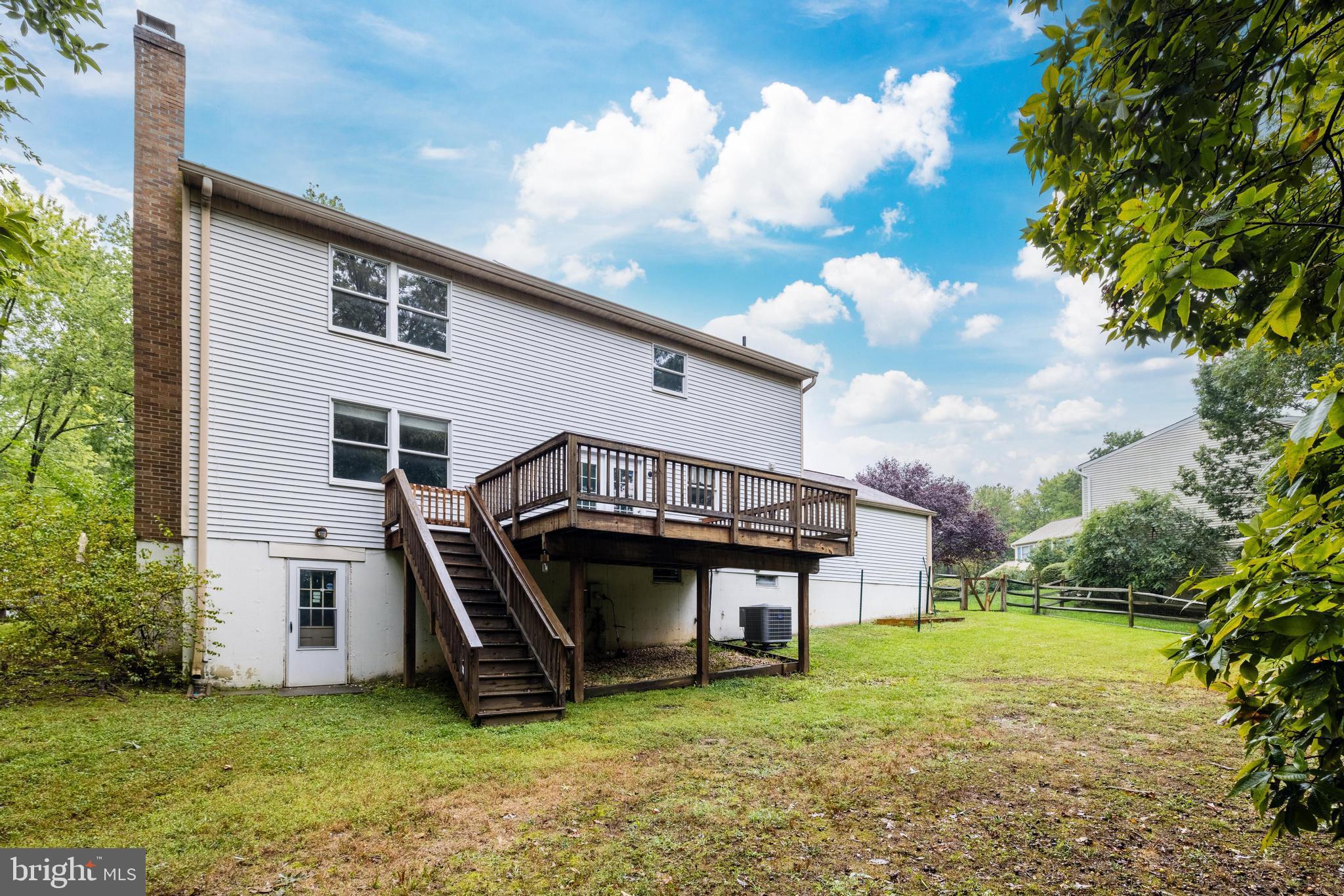 109 SILVERLEAF CT