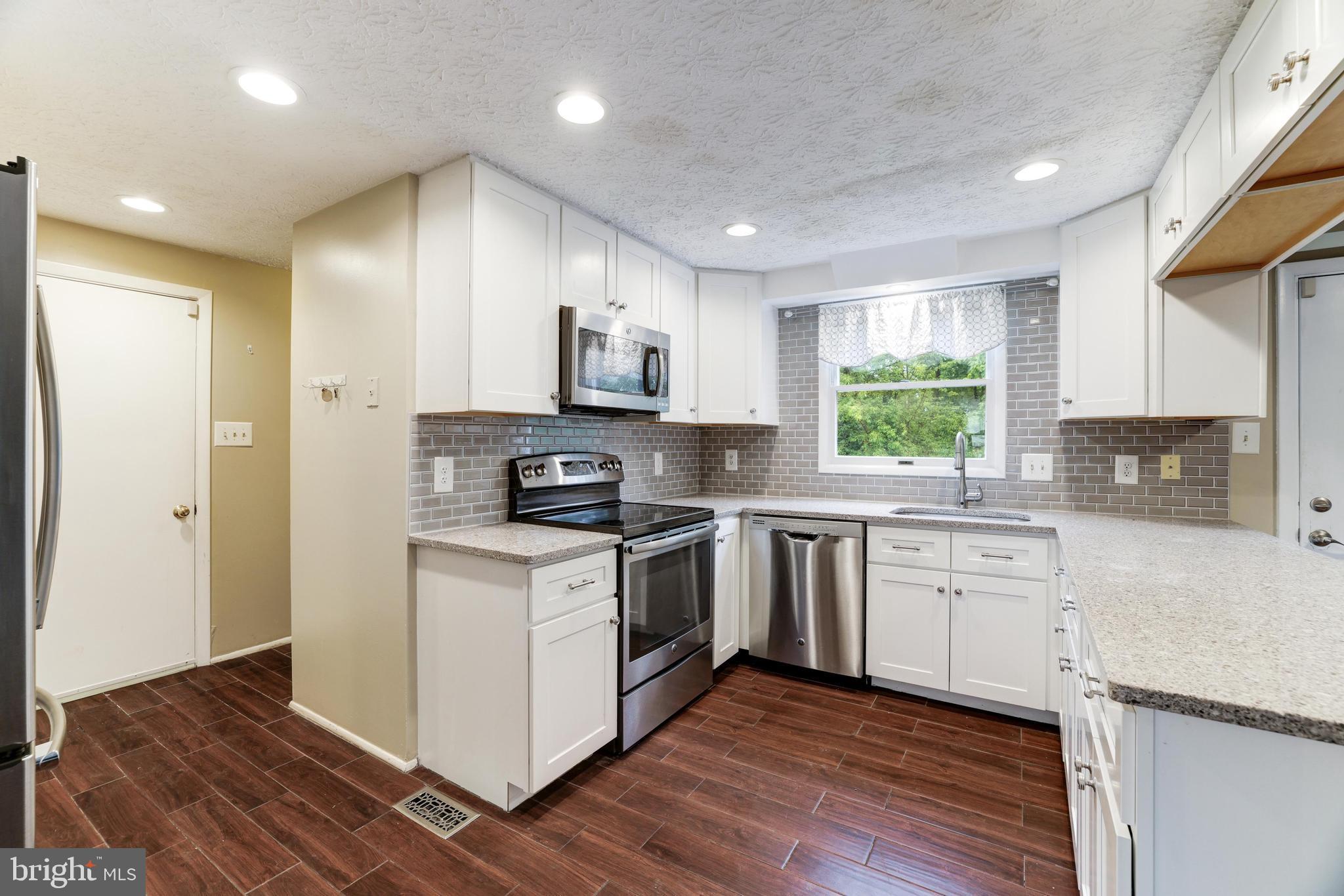 109 SILVERLEAF CT