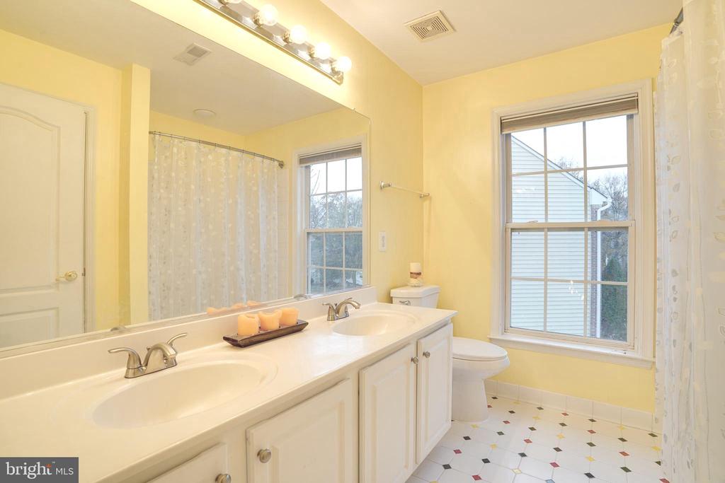21552 Glebe View