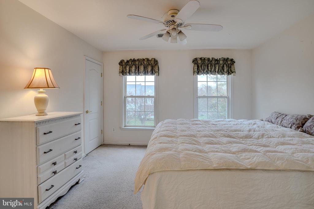 21552 Glebe View