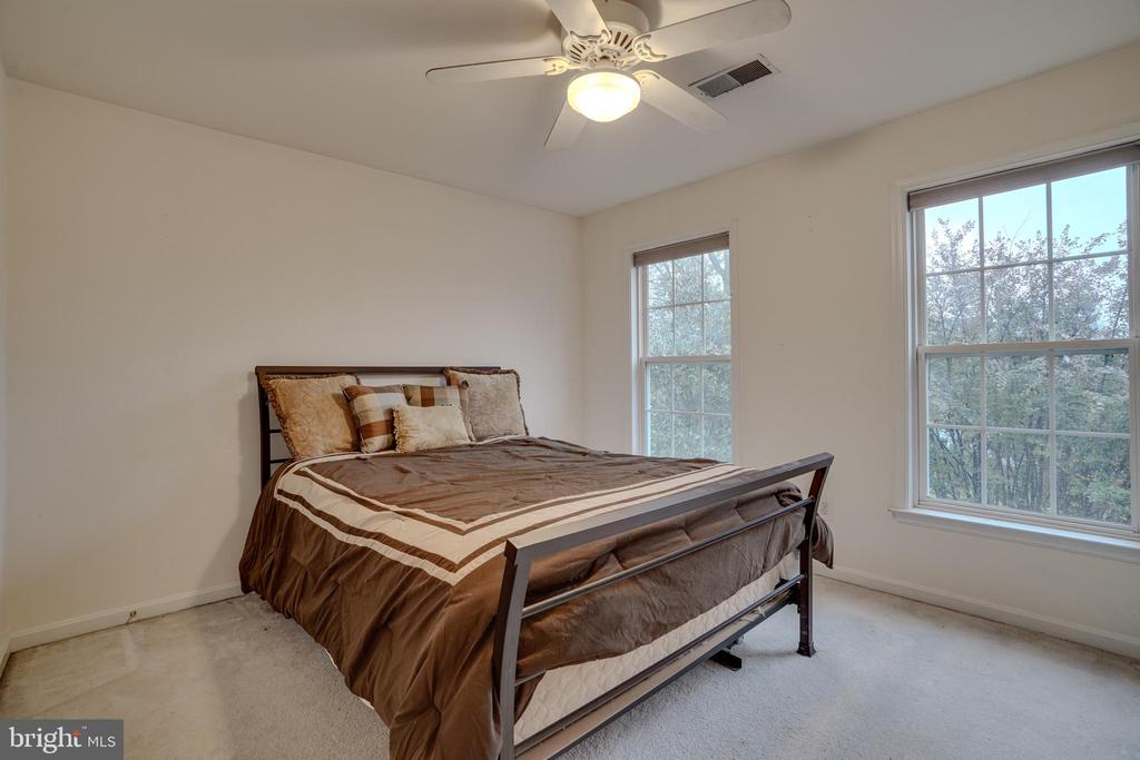 21552 Glebe View