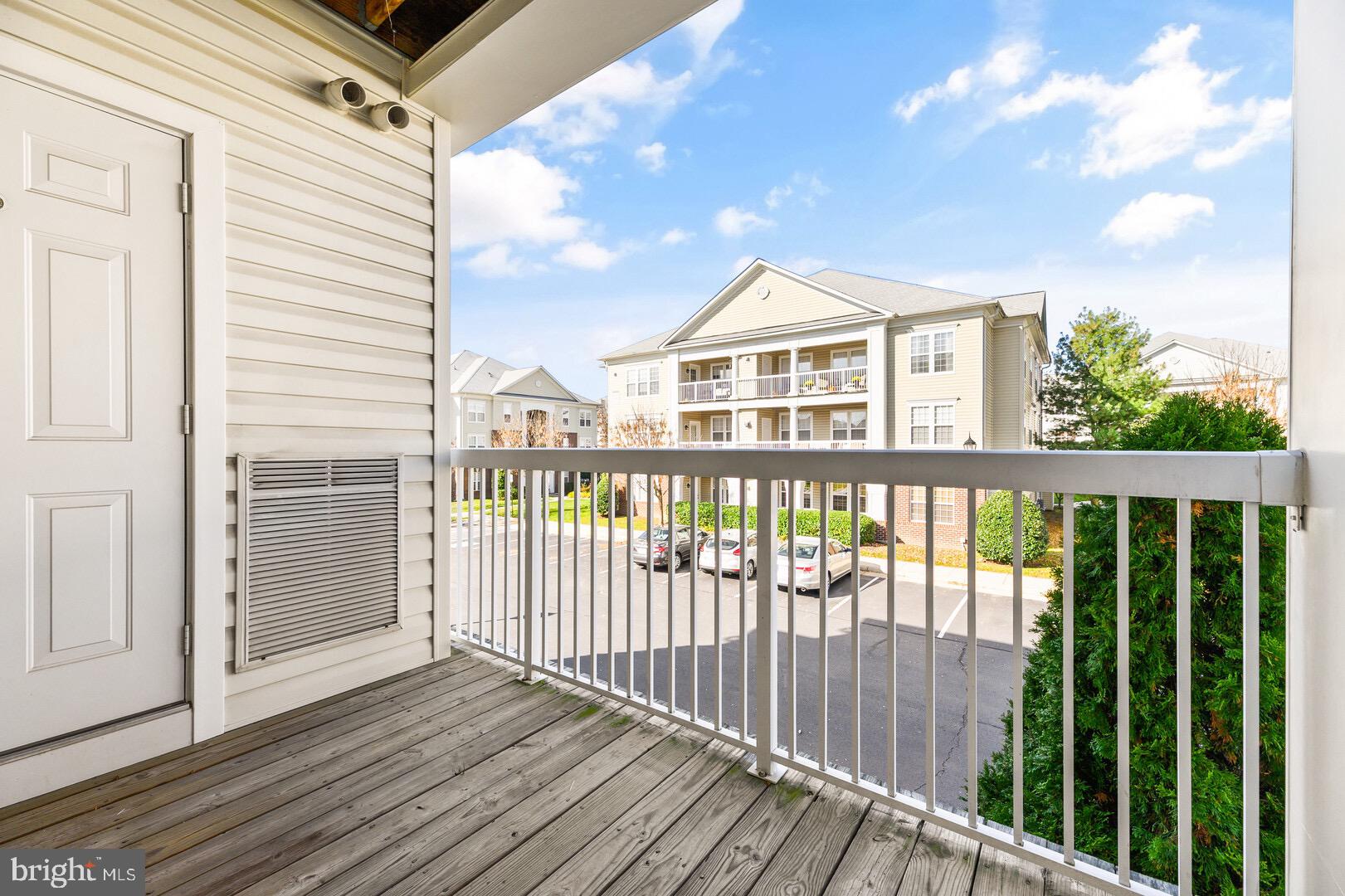 22725 THIMBLEBERRY SQ #202