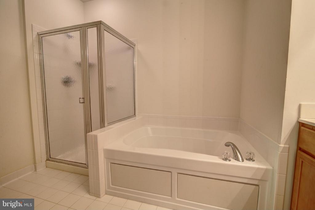 43865 HICKORY CORNER TER #103