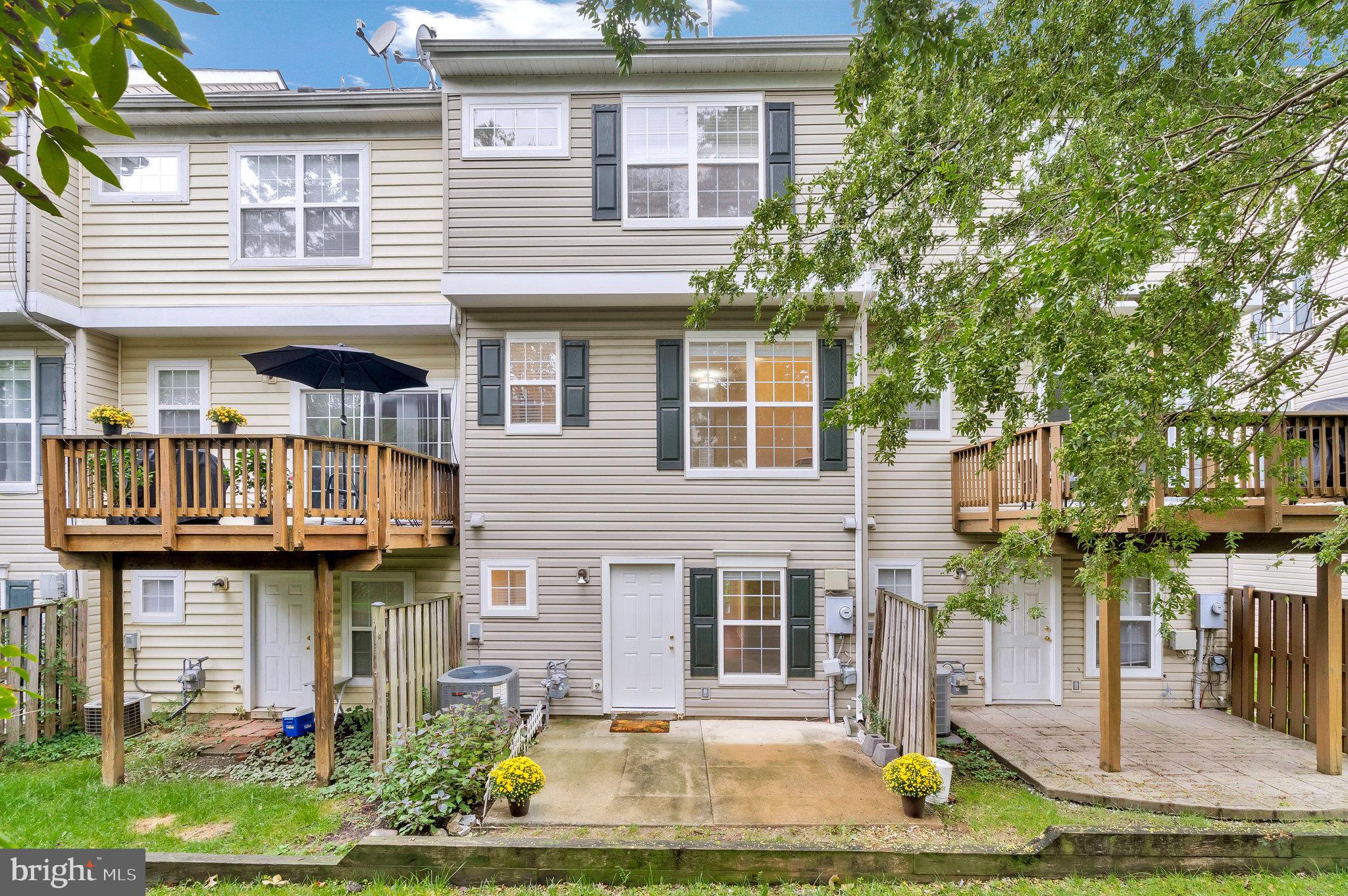23078 Fontwell Sq
