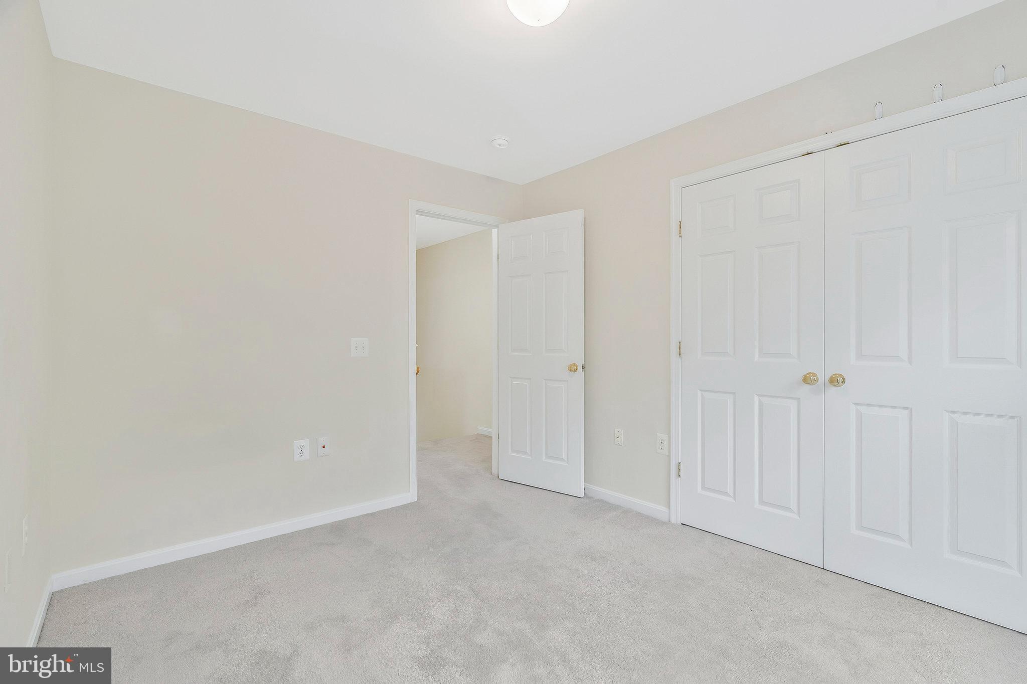 23078 Fontwell Sq