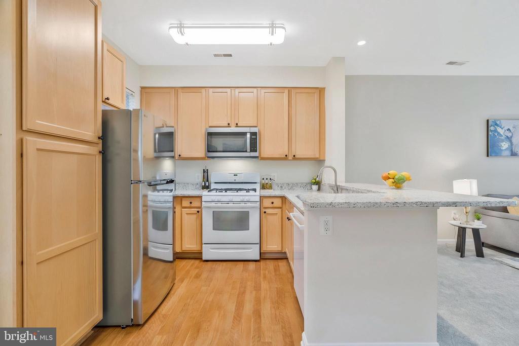 23078 Fontwell Sq