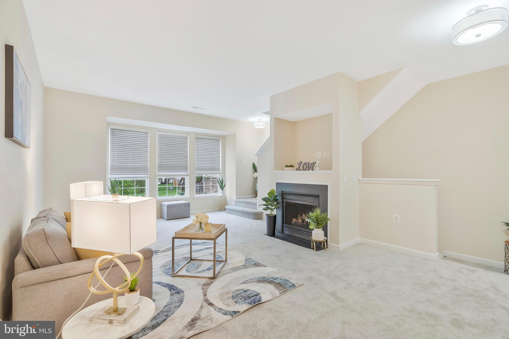 23078 Fontwell Sq